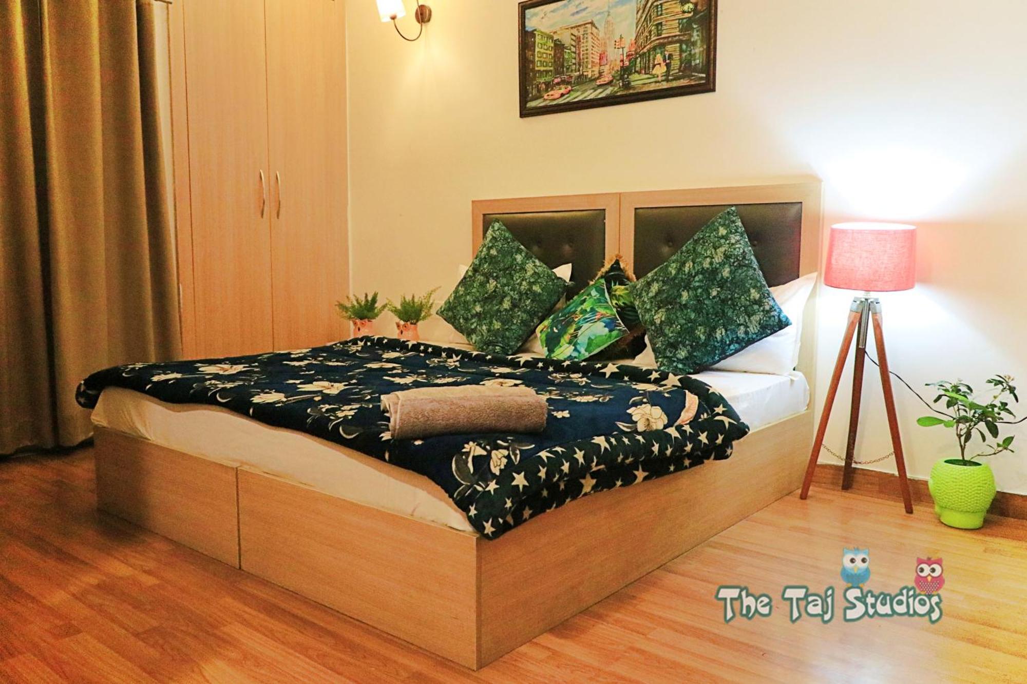 Top Luxury & Couple Friendly Stay Gp By Taj Suites & Studios #New Year Party & Stay Noida Exterior foto